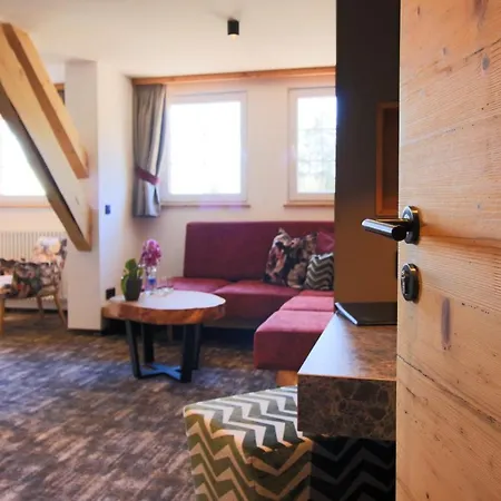 Zum Kreuz Konukevi 3*