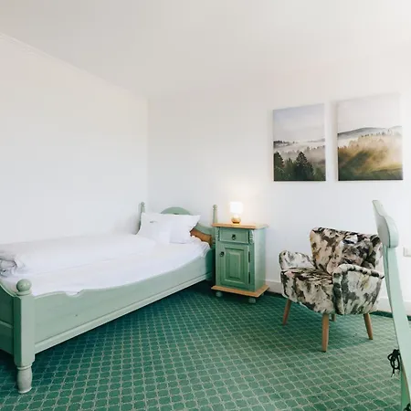 Zum Kreuz Konukevi Sankt Märgen