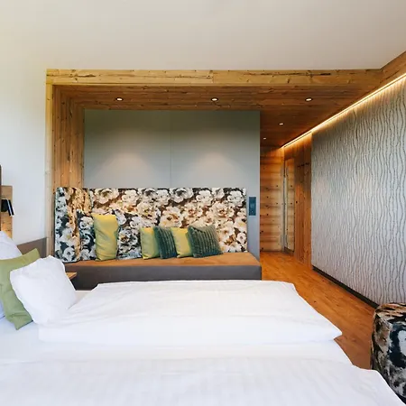 Zum Kreuz Konukevi 3*