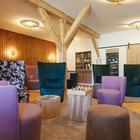 Zum Kreuz Konukevi Sankt Märgen