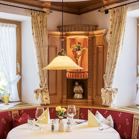 Zum Kreuz Konukevi 3*