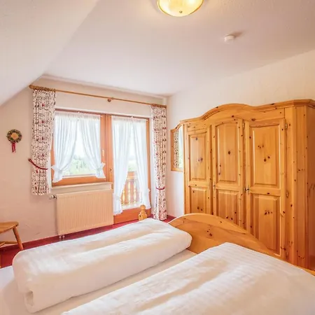 Konukevi Zum Kreuz Sankt Märgen